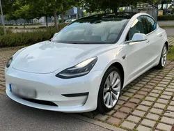 Weiß Gebraucht 2020 Tesla Model 3 Long Range Limousine | 19.000 € (Teuer)