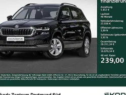 Schwarzmagic perleffekt Gebraucht 2024 Skoda Karoq Selection SUV | 30.888 € (Fairer Preis)