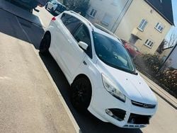 Weiß Gebraucht 2014 Ford Kuga Individual SUV | 7.799 € (Guter Preis)