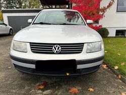 Silber Gebraucht 1997 VW Passat Limousine | 600 € (Guter Preis)