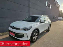 Weiss Gebraucht 2024 VW Tiguan Life SUV | 34.950 € (Fairer Preis)