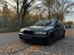 Schwarz Gebraucht 2004 BMW 318 Kombi | 1.100 €