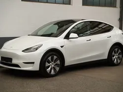 Weiß Gebraucht 2021 Tesla Model Y Long Range SUV | 31.450 € (Guter Preis)