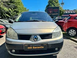 Gelb Gebraucht 2004 Renault Scénic II Dynamique Van / Kleinbus | 2.499 € (Etwas zu teuer)