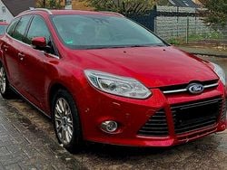 Rot Gebraucht 2012 Ford Focus Kombi | 4.200 € (Guter Preis)