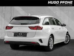 Weiß Gebraucht 2023 Kia Ceed Kombi | 19.950 € (Guter Preis)