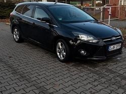 Schwarz Gebraucht 2012 Ford Focus Champions Edition Limousine | 4.800 € (Fairer Preis)