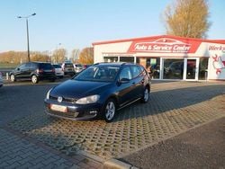 Blau Gebraucht 2014 VW Golf VII Comfortline Kombi | 8.770 € (Fairer Preis)
