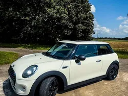 Weiß Gebraucht 2016 Mini Cooper Kleinwagen | 10.900 €