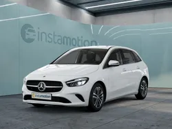 Weiß Gebraucht 2024 Mercedes B200 Van / Kleinbus | 34.125 € (Teuer)