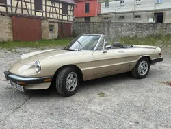 Gold Gebraucht 1984 Alfa Romeo Spider Cabrio | 13.900 €