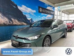 Grün metallic Gebraucht 2024 VW Passat Elegance Kombi | 40.850 € (Fairer Preis)