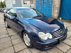 Blau Gebraucht 2003 Mercedes CLK240 Coupé | 1.950 €