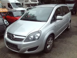 Grau Gebraucht 2011 Opel Zafira Van / Kleinbus | 2.900 € (Guter Preis)