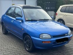 Blau Gebraucht 1993 Mazda 121 Kleinwagen | 700 €