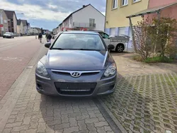 Grau Gebraucht 2010 Hyundai i30 Classic Limousine | 4.490 € (Fairer Preis)