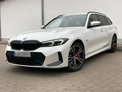 Weiß Gebraucht 2023 BMW 320e M Sport Kombi | 39.900 € (Teuer)