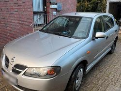 Silber Gebraucht 2005 Nissan Almera Limousine | 1.400 €