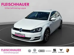 Weiss Gebraucht 2015 VW Golf VII LOUNGE Limousine | 16.490 € (Fairer Preis)