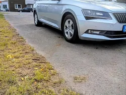 Silber Gebraucht 2018 Skoda Superb Kombi | 16.800 € (Fairer Preis)