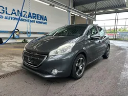 Grau Gebraucht 2013 Peugeot 208 Active Kleinwagen | 2.599 € (Fairer Preis)