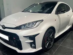 Platinumweiß perleffekt Gebraucht 2024 Toyota Yaris Edition Kleinwagen | 42.000 € (Teuer)