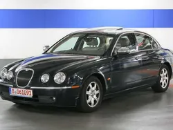 British racing green (metallic) Gebraucht 2004 Jaguar S-Type Executive Limousine | 3.000 €