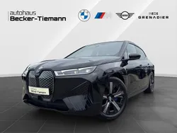 Saphirschwarz Gebraucht 2022 BMW iX Sport Line SUV | 52.810 € (Fairer Preis)