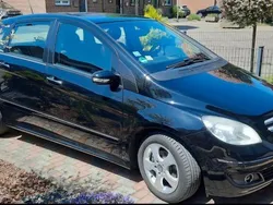 Schwarz Gebraucht 2008 Mercedes B170 Van / Kleinbus | 2.400 € (Fairer Preis)