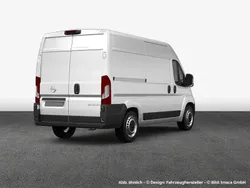 Weiß Gebraucht 2023 Opel Movano Edition Van | 20.890 € (Guter Preis)