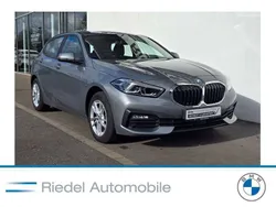 Skyscrapergrau metallic Gebraucht 2024 BMW 118 Kleinwagen | 25.790 € (Fairer Preis)