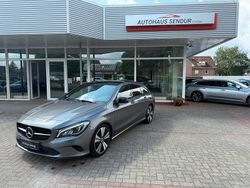 Grau Gebraucht 2018 Mercedes CLA220 Shooting Brake Kombi | 21.690 € (Fairer Preis)
