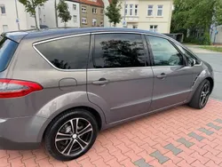 Braun Gebraucht 2013 Ford S-MAX Titanium Van / Kleinbus | 8.600 € (Fairer Preis)