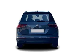Grau Gebraucht 2024 VW Tiguan Life SUV | 33.449 € (Superpreis)