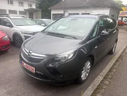 Grau Gebraucht 2012 Opel Zafira Tourer Edition Van / Kleinbus | 6.450 € (Fairer Preis)