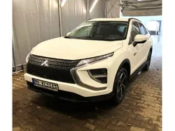 S) (weiss Gebraucht 2022 Mitsubishi Eclipse Cross Basis SUV | 25.800 € (Fairer Preis)