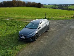 Grau Gebraucht 2021 Kia Ceed Spirit Kombi | 19.700 € (Fairer Preis)