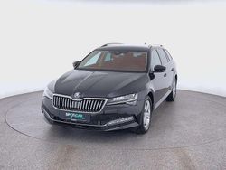 Schwarz (metallic) Gebraucht 2022 Skoda Superb Style Kombi | 28.970 € (Fairer Preis)