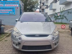 Grau Gebraucht 2007 Ford S-MAX Titanium Van / Kleinbus | 4.800 € (Fairer Preis)