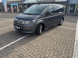 Grau Gebraucht 2022 VW T7 Style Van | 52.000 € (Fairer Preis)
