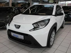 Schneeweiß Neu 2025 Toyota Aygo Business Edition Kleinwagen | 16.890 €