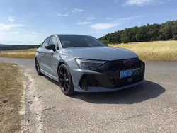 Grau Gebraucht 2025 Audi RS3 Ambiente Kleinwagen | 68.400 € (Guter Preis)