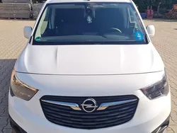 Weiß Gebraucht 2020 Opel Combo Van / Kleinbus | 10.999 € (Guter Preis)