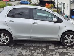 Silber Gebraucht 2010 Toyota Yaris Kleinwagen | 5.700 € (Etwas zu teuer)