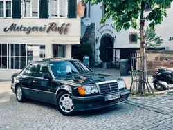 Schwarz Gebraucht 1991 Mercedes E500 Limousine | 64.900 €