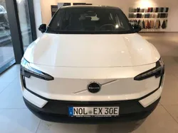 Crystal white pearl Gebraucht 2023 Volvo EX30 Ultra SUV | 45.790 € (Teuer)