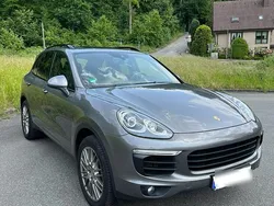Grau Gebraucht 2015 Porsche Cayenne SUV | 28.500 € (Fairer Preis)