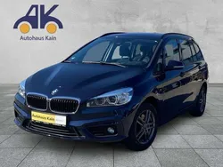Imperialblau brillanteffekt Gebraucht 2018 BMW 218 Advantage Van / Kleinbus | 16.900 € (Guter Preis)