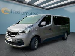 Grau Gebraucht 2021 Renault Trafic Life Van | 30.149 € (Etwas zu teuer)