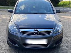 Grau Gebraucht 2009 Opel Zafira Van / Kleinbus | 2.200 € (Guter Preis)